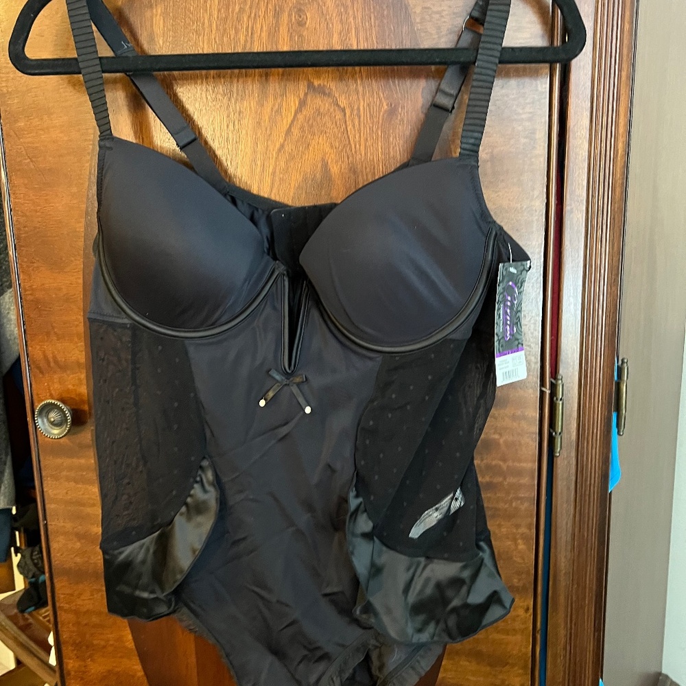 Oh la la Cheri Paris V-Plunge Skirted Black Teddy 1X NWT